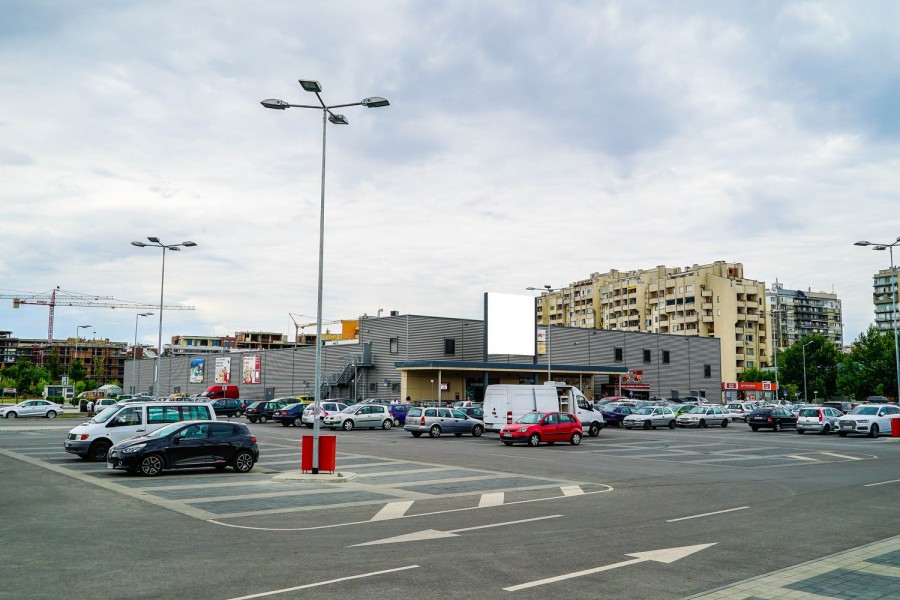 Едроплощен Хипермаркет - Пловдив